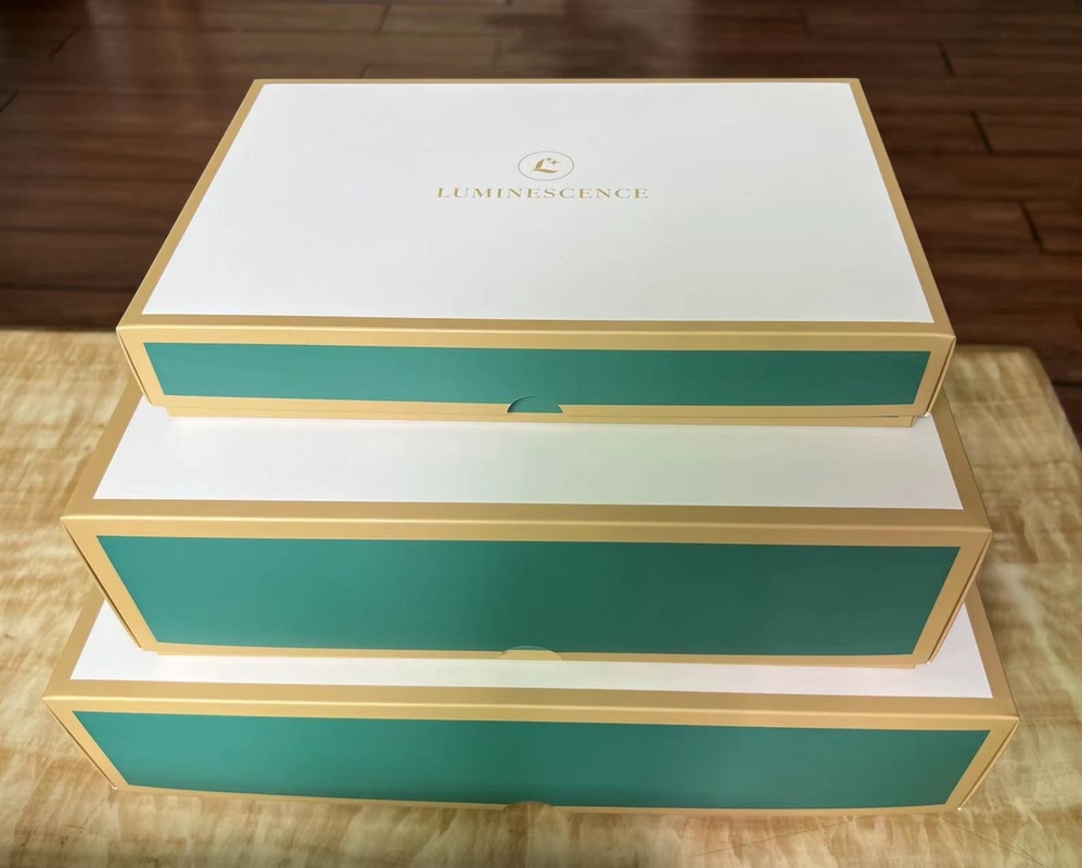 Les boîtes imprimées polychromes de nèfle Cmyk de thé de gâteau de lune tachent Uv adapté aux besoins du client
